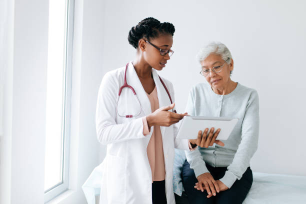 Médecin partenaire Vita Santé en consultation avec une patiente